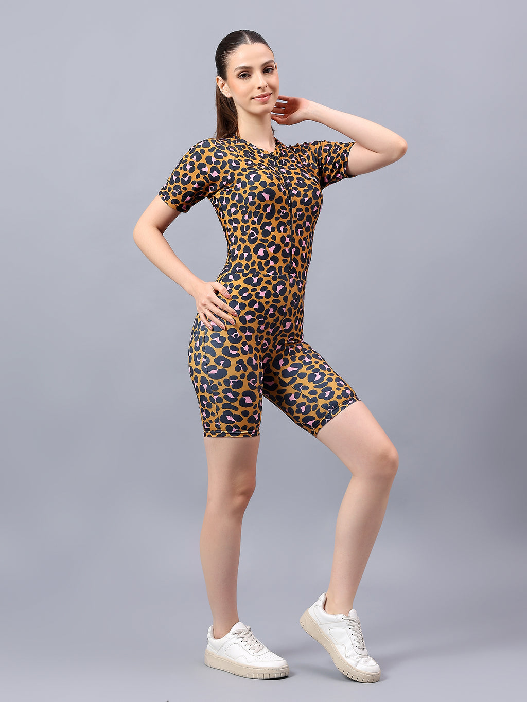 BYXOR Women's Wrestling Outfit Leopard Print – BYXOR logo zip close up